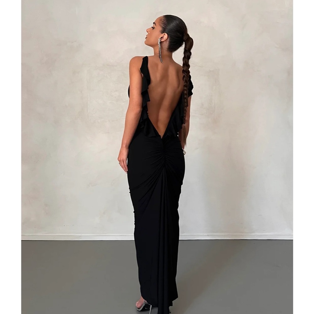 Melani Bella Dress in Black (size medium)